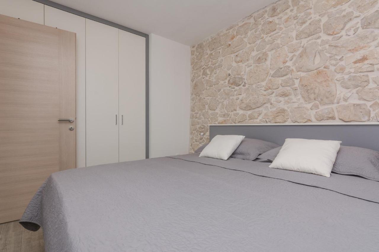 Apartmani Mustaca Dvori Привлака Экстерьер фото